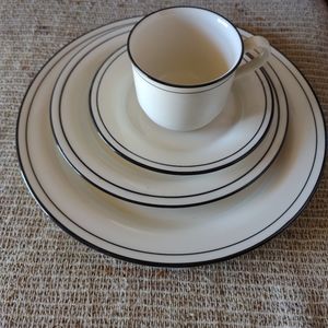 NEW!!! VINTAGE LENOX CHINA- -STONE DINNERWARE 4 PC SET.